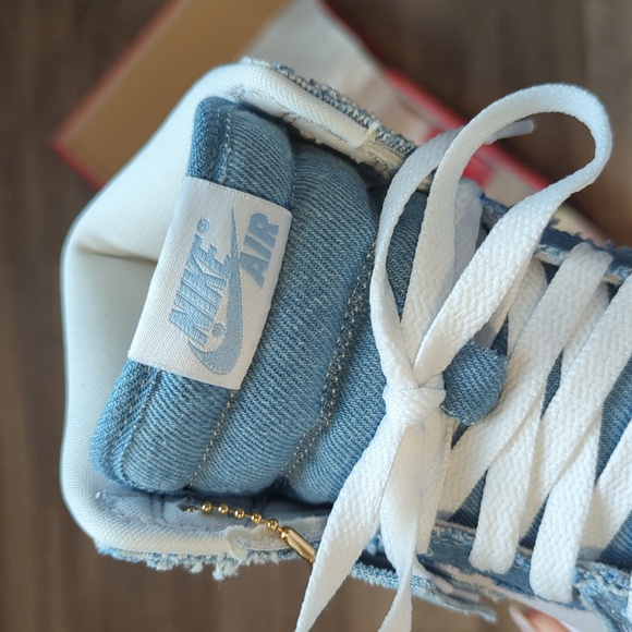 Nike Air Jordan 1 High Women's Denim - Size 7.5W/6 Men's - Picture 4 of 15